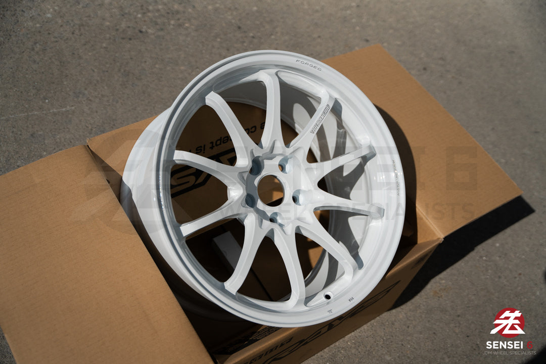 Volk CE28N-Plus / 18x9.5 +22 / 5x114.3 / Dash White (DW