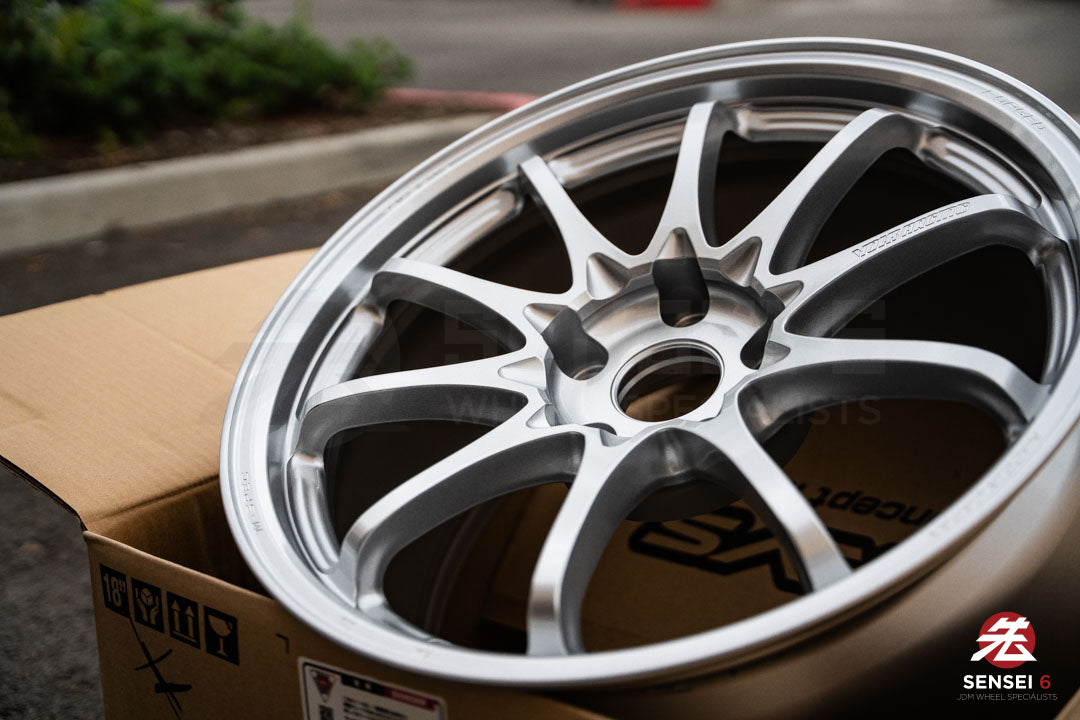 Volk CE28N-Plus M-Spec / 18x10 +40 / 5x120 / Diamond Silver (DS)