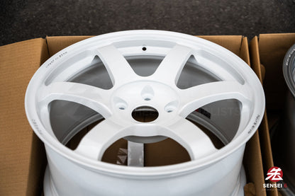 Volk TE37 Saga SL / 18x9.5 +38 / 5x120 / Dash White (DW)