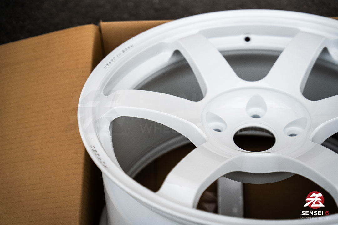 Volk TE37 Saga SL / 18x9.5 +38 / 5x120 / Dash White (DW)