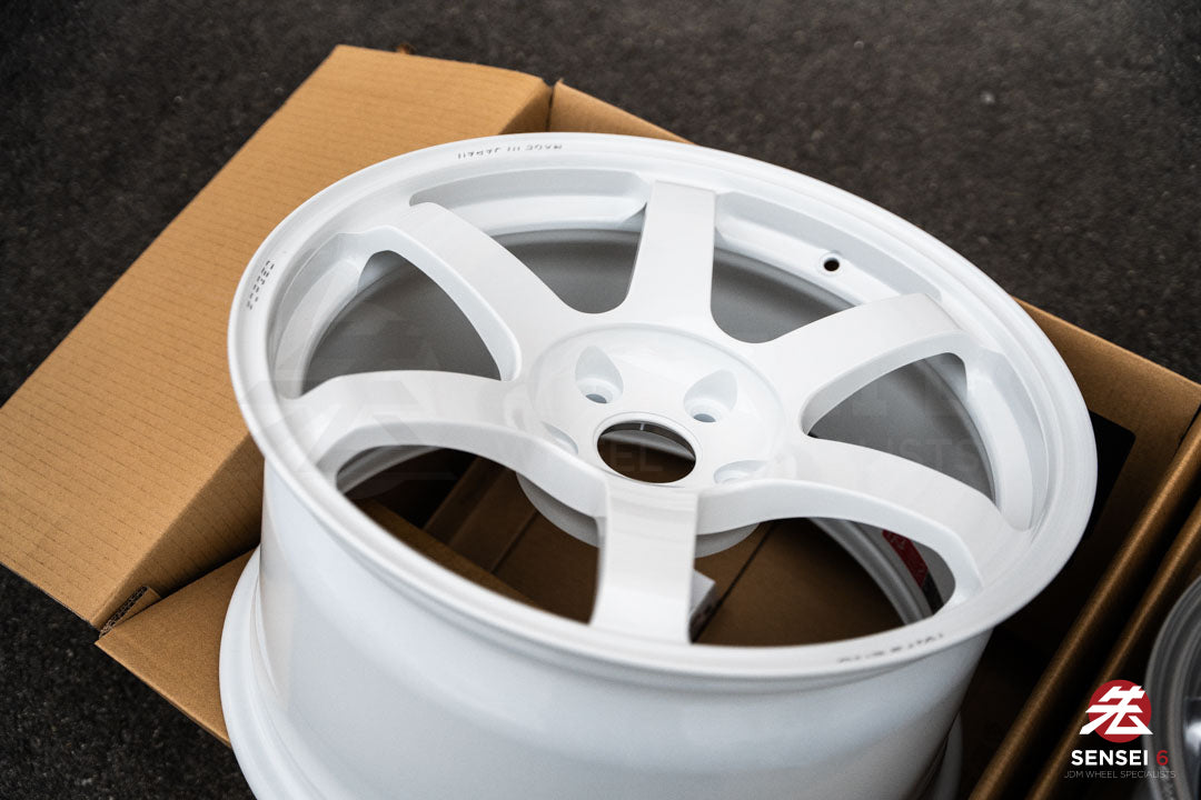 Volk TE37 Saga SL / 18x9.5 +38 / 5x120 / Dash White (DW)