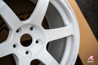 Volk TE37 Saga SL / 18x9.5 +38 / 5x120 / Dash White (DW)