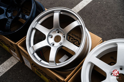 Volk TE37 Saga SL / 18x9.5 +38 / 5x120 / Diamond Silver (DS)
