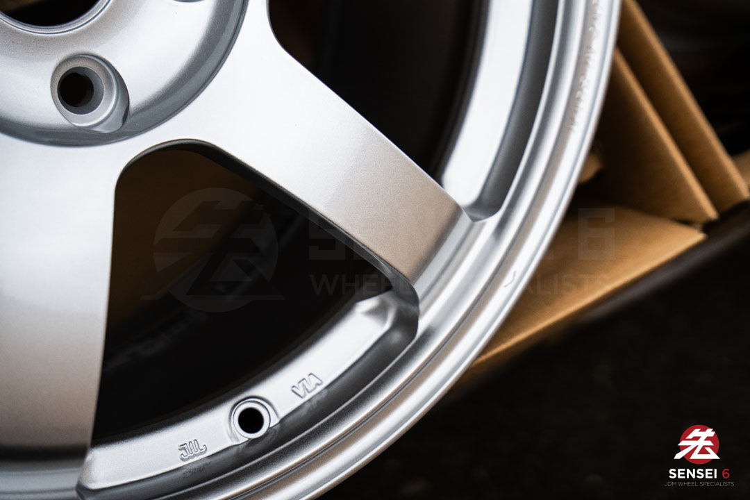 Volk TE37 Saga SL / 18x9.5 +38 / 5x120 / Diamond Silver (DS)