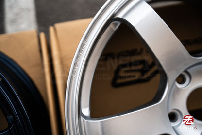 Volk TE37 Saga SL / 18x9.5 +38 / 5x120 / Diamond Silver (DS)