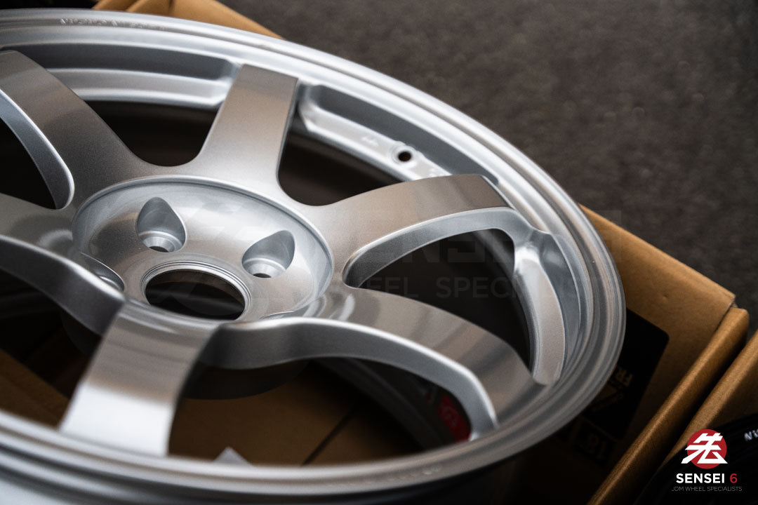 Volk TE37 Saga SL / 18x9.5 +38 / 5x120 / Diamond Silver (DS)