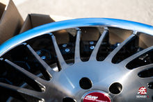 Cargar imagen en el visor de la galería, Trabajo VSKF# / 18x9.5 +14, 18x10.5 +15 / 5x114.3 / Gris claro plateado
