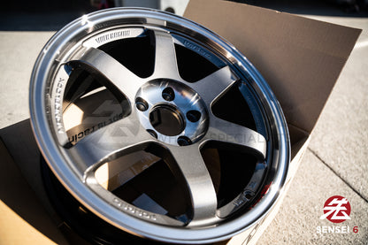 Volk TE37SL / 17x9.5 +45 / 5x114.3 / Pressed Graphite (PG)