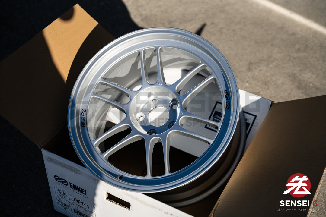 Enkei RPF1 / 18x9.5 +15 / 5x114.3 / F1 Plata 