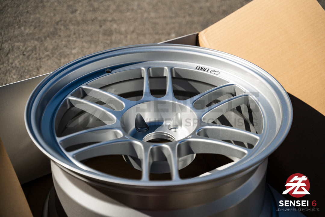 Enkei RPF1 / 18x9.5 +15 / 5x114.3 / F1 Plata 