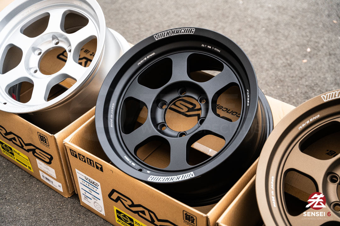 Volk TE37XT M-Spec / 17x8.5 +15 / 6x139.7 / Blast Black (BC)