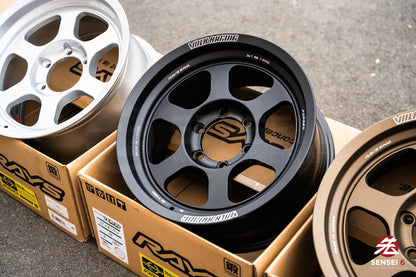 Volk TE37XT M-Spec / 17x8.5 +15 / 6x139.7 / Blast Black (BC)
