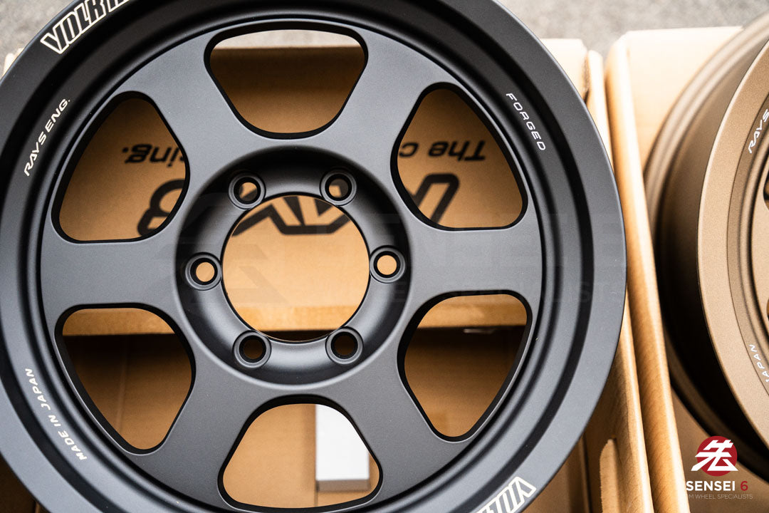 Volk TE37XT M-Spec / 17x8.5 +15 / 6x139.7 / Blast Black (BC)