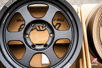 Volk TE37XT M-Spec / 17x8.5 +15 / 6x139.7 / Blast Black (BC)