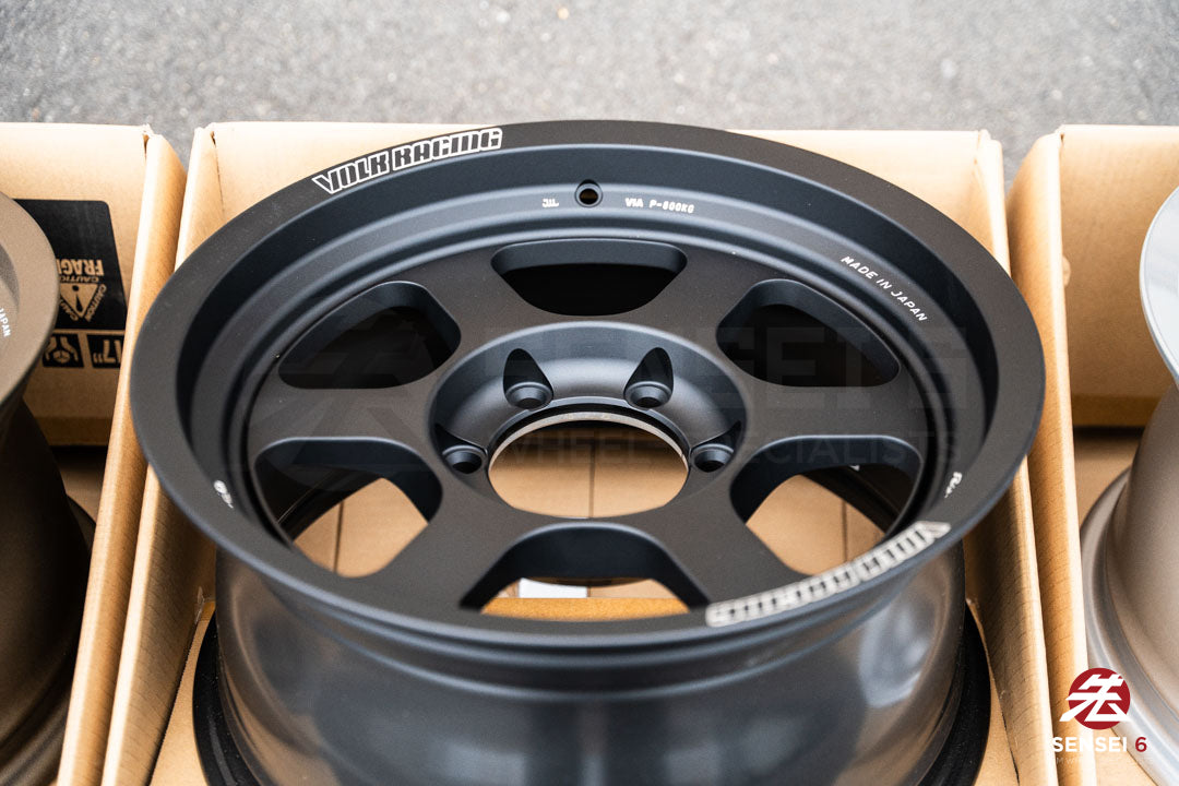 Volk TE37XT M-Spec / 17x8.5 +15 / 6x139.7 / Blast Black (BC)
