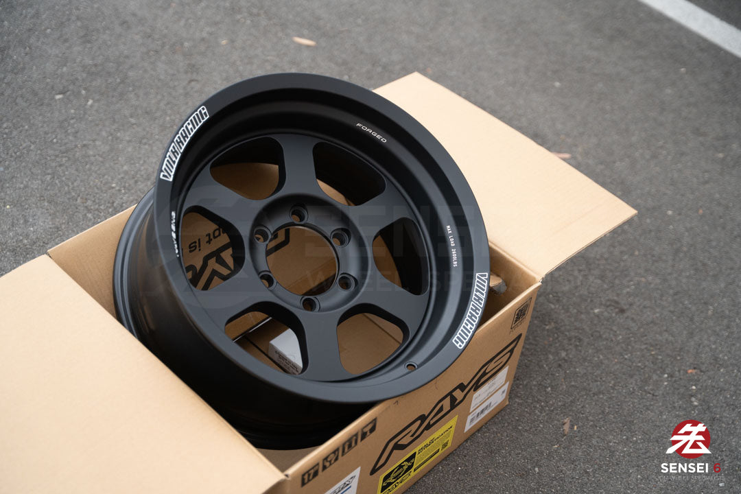 Volk TE37XT M-Spec / 17x8.5 -3 / 6x135 / Blast Black (BC)