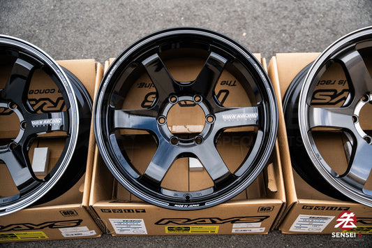 Volk TE37SB / 18x8.5 +22 / 6x139.7 / Glossy Black (BK)