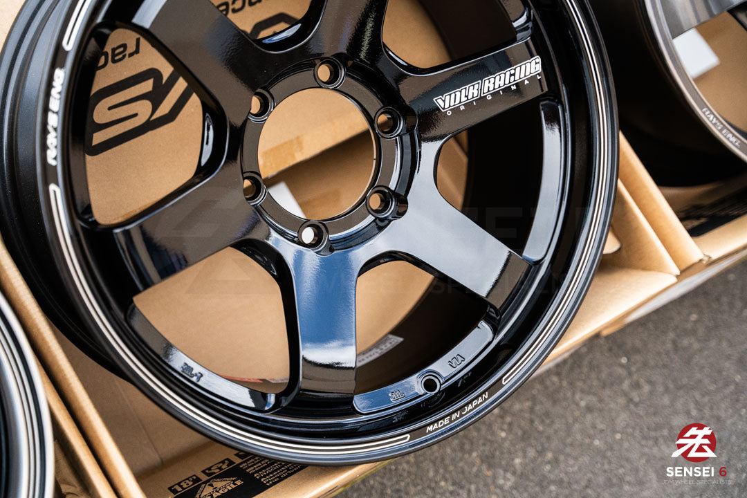Volk TE37SB / 18x8.5 +22 / 6x139.7 / Glossy Black (BK)