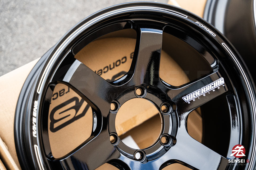 Volk TE37SB / 18x8.5 +22 / 6x139.7 / Glossy Black (BK)