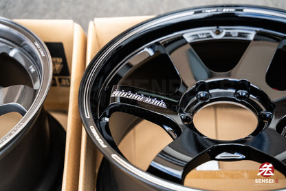 Volk TE37SB / 18x8.5 +22 / 6x139.7 / Glossy Black (BK)