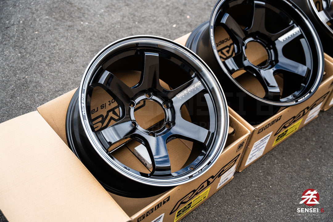 Volk TE37SB Tourer / 18x8.5 +22 / 6x139.7 / Black Rim DC (BD)