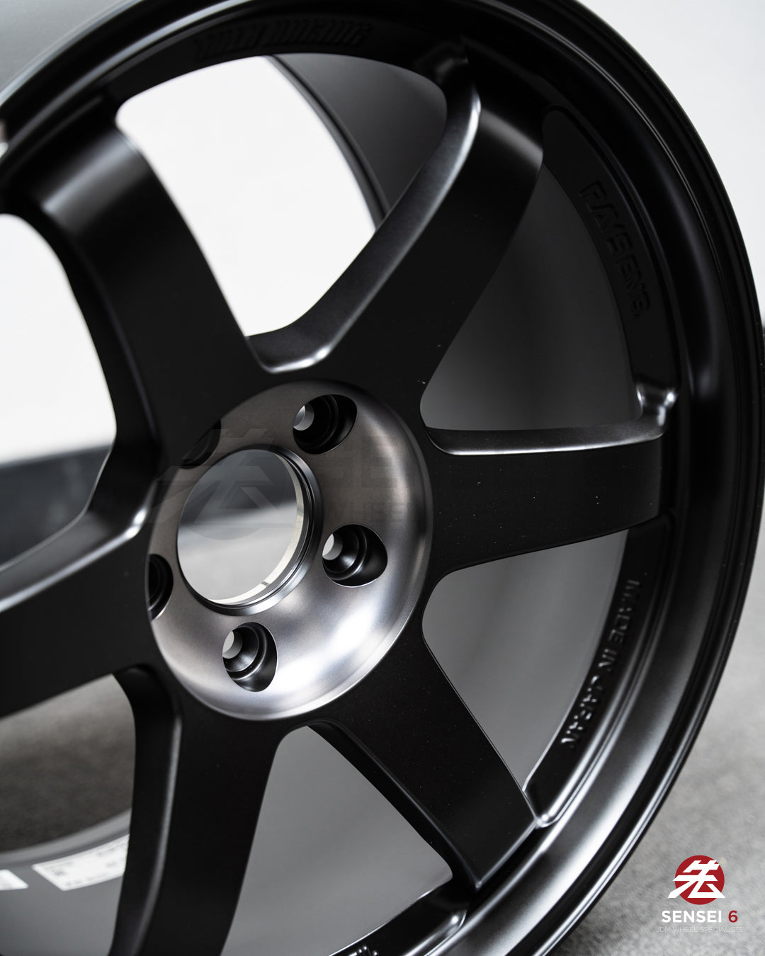 Volk TE37SL Black Edition III / 18x10 +39 / 5x114.3 / Llanta negra prensada Redot 