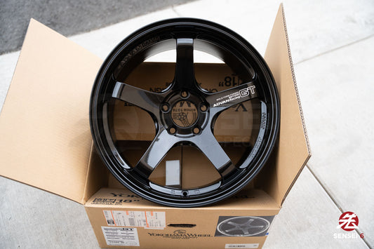 Advan GT Beyond / 18x10 +35 / 5x114,3 / Negro titanio de competición (TBK)