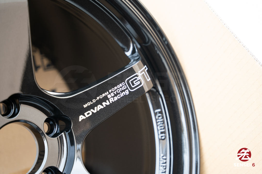 Advan GT Beyond / 18x10 +35 / 5x114,3 / Negro titanio de competición (TBK)