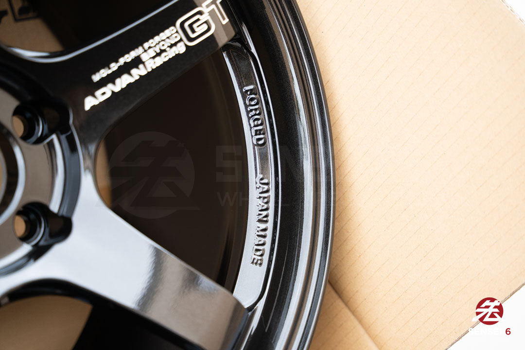 Advan GT Beyond / 18x10 +35 / 5x114,3 / Negro titanio de competición (TBK)