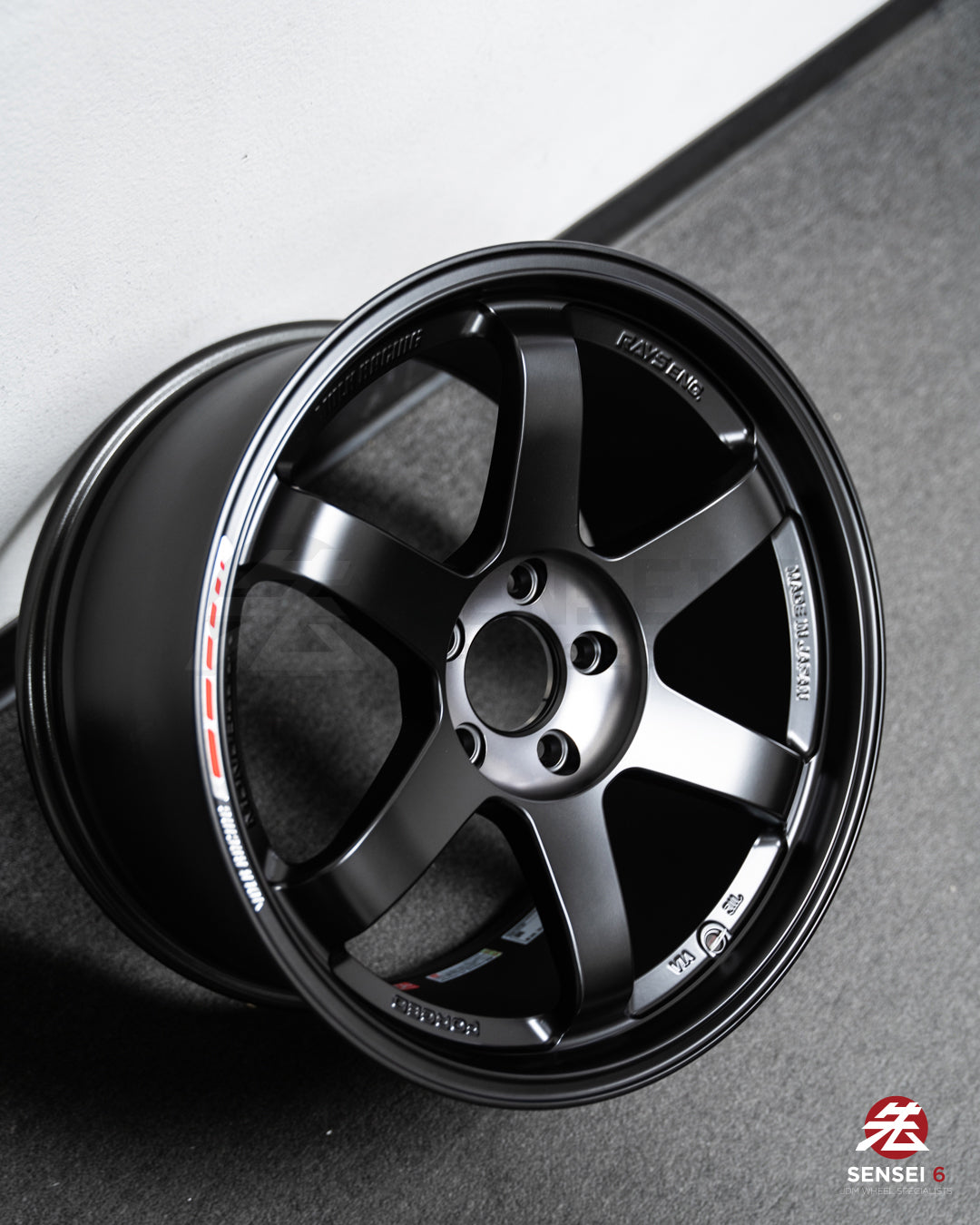 Volk TE37SL Black Edition III / 18x10 +39 / 5x114.3 / Llanta negra prensada Redot 