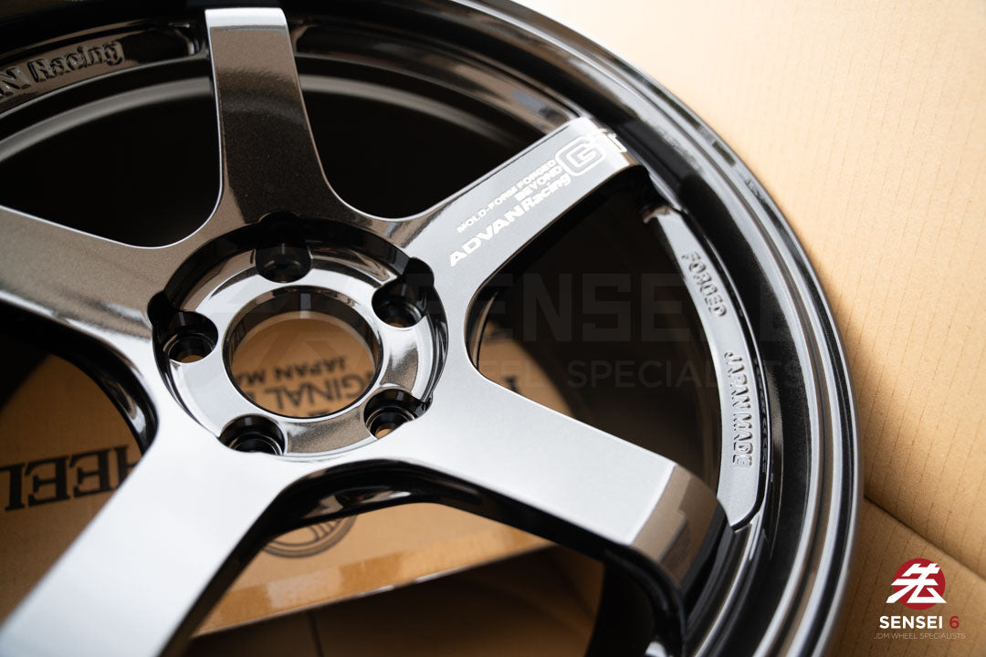 Advan GT Beyond / 18x10 +35 / 5x114,3 / Negro titanio de competición (TBK)