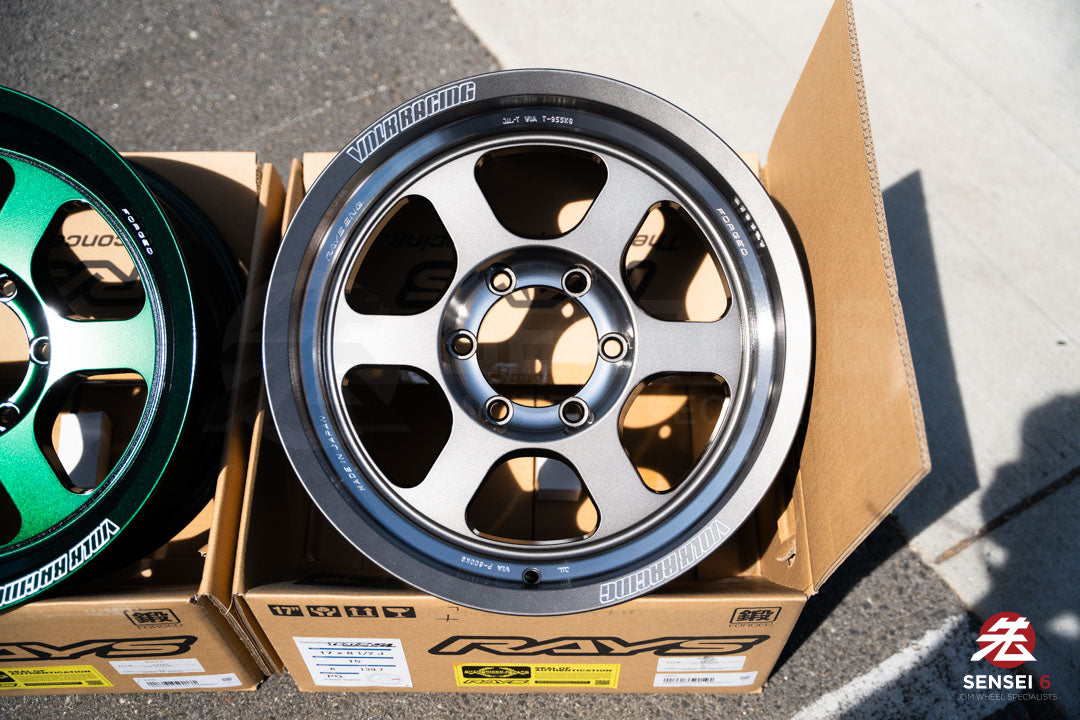 Volk TE37XT SL M-Spec / 17x8.5 +15 / 6x139.7 / Pressed Graphite (PG)