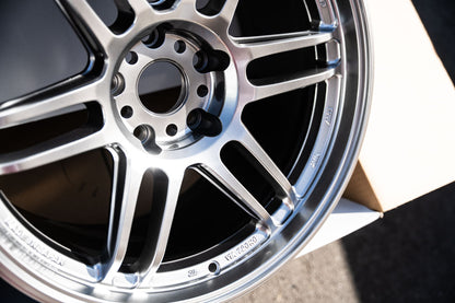 AME Tracer TM02 / 18x10 +25 / 5x120 / Hyper Silver (HS)