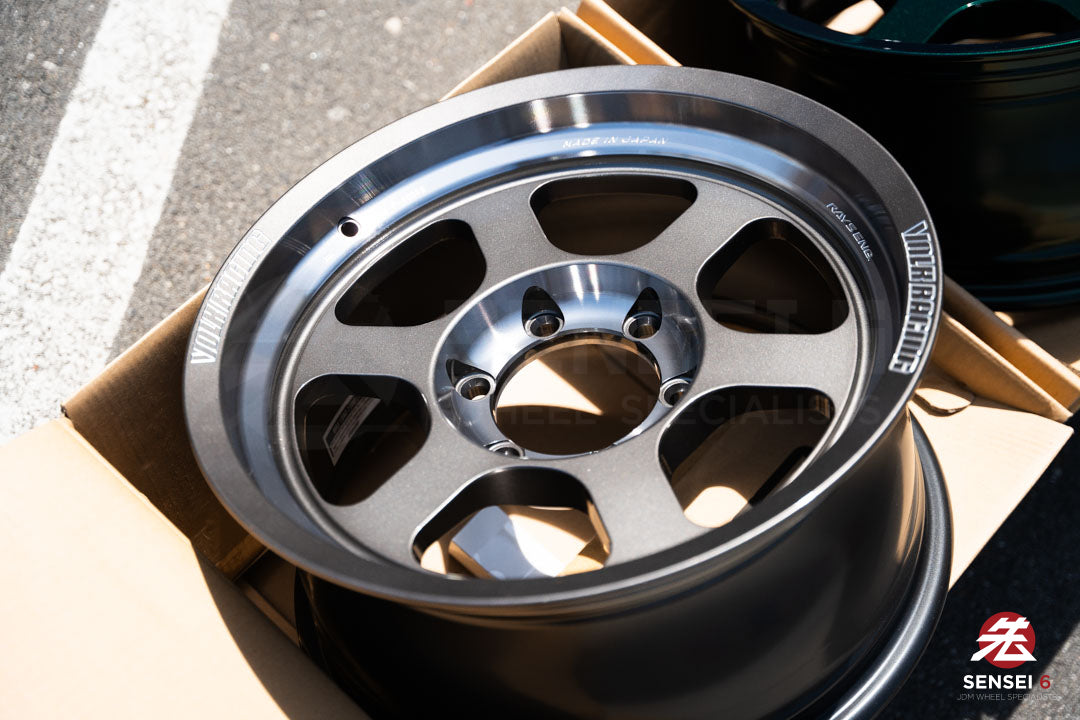Volk TE37XT SL M-Spec / 17x8.5 +15 / 6x139.7 / Pressed Graphite (PG)