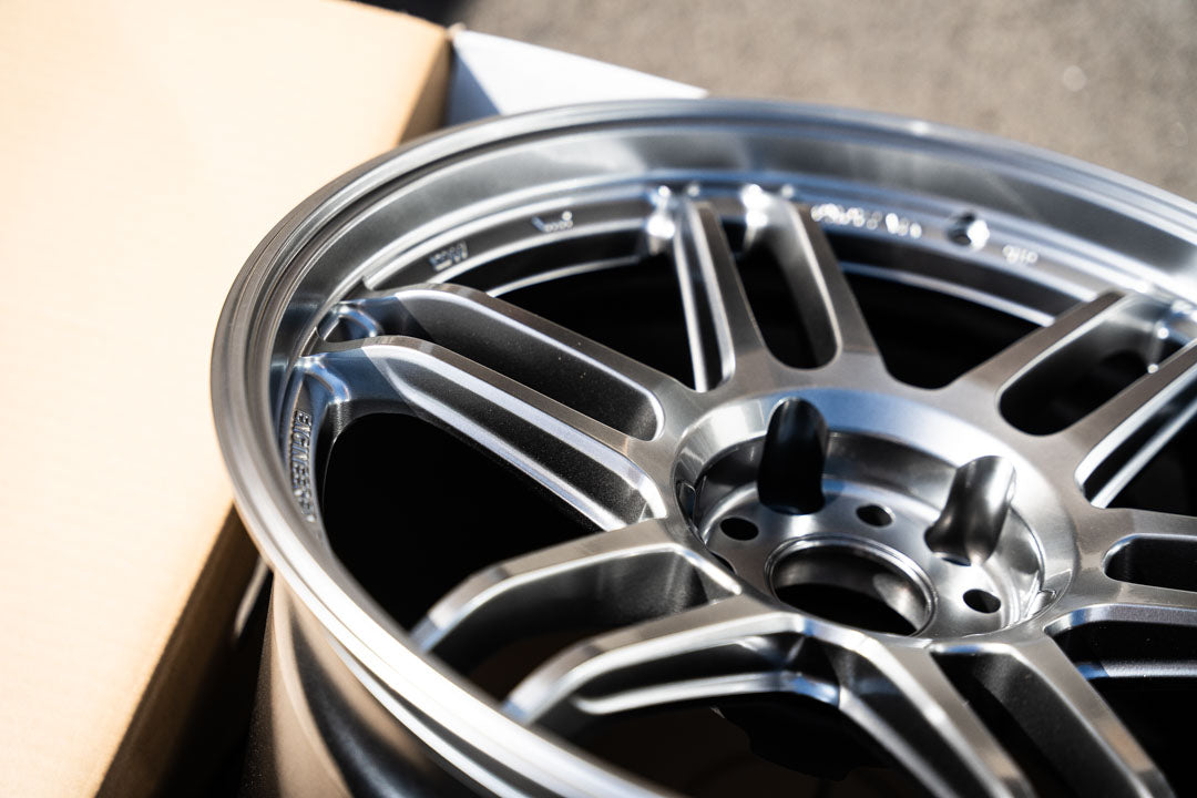 AME Tracer TM02 / 18x10 +25 / 5x120 / Hyper Silver (HS)