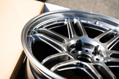 AME Tracer TM02 / 18x10 +25 / 5x120 / Hyper Silver (HS)