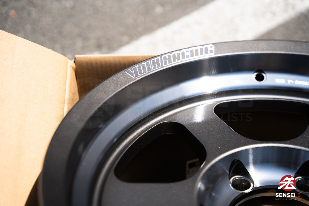 Volk TE37XT SL M-Spec / 17x8.5 +15 / 6x139.7 / Pressed Graphite (PG)