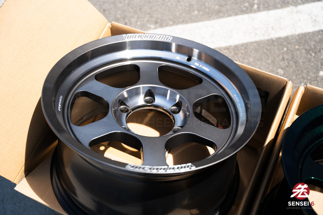 Volk TE37XT SL M-Spec / 17x8.5 +15 / 6x139.7 / Pressed Graphite (PG)