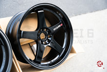 Load image into Gallery viewer, Nismo LMGT4 / 19x10.5 +15 / 5x114.3 / Gloss Black
