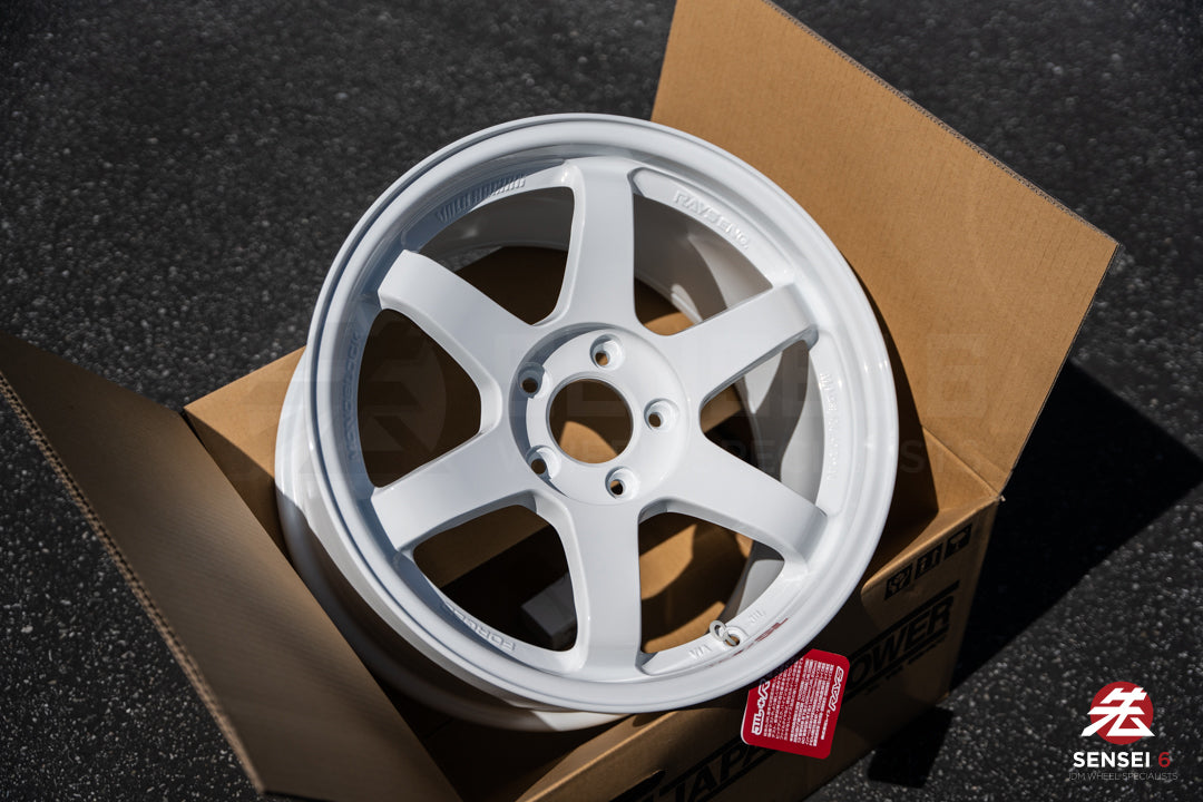 Volk TE37SL / 17x9.5 +45 / 5x114.3 / Dash White (DW)