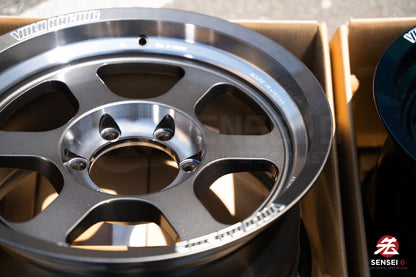 Volk TE37XT SL M-Spec / 17x8.5 +15 / 6x139.7 / Pressed Graphite (PG)