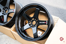 Load image into Gallery viewer, Nismo LMGT4 / 19x10.5 +15 / 5x114.3 / Gloss Black
