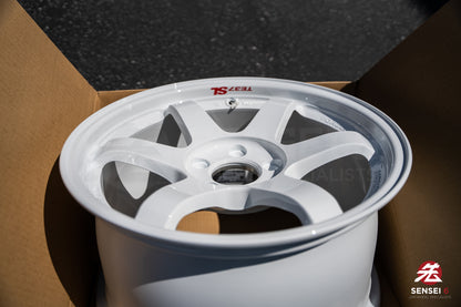 Volk TE37SL / 17x9.5 +45 / 5x114.3 / Dash White (DW)