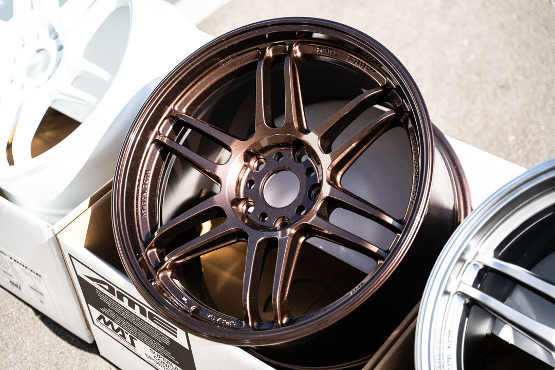 AME Tracer TM02 / 18x9.5 +37 / 5x120 / Deep Bronze