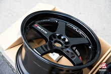 Load image into Gallery viewer, Nismo LMGT4 / 19x10.5 +15 / 5x114.3 / Gloss Black
