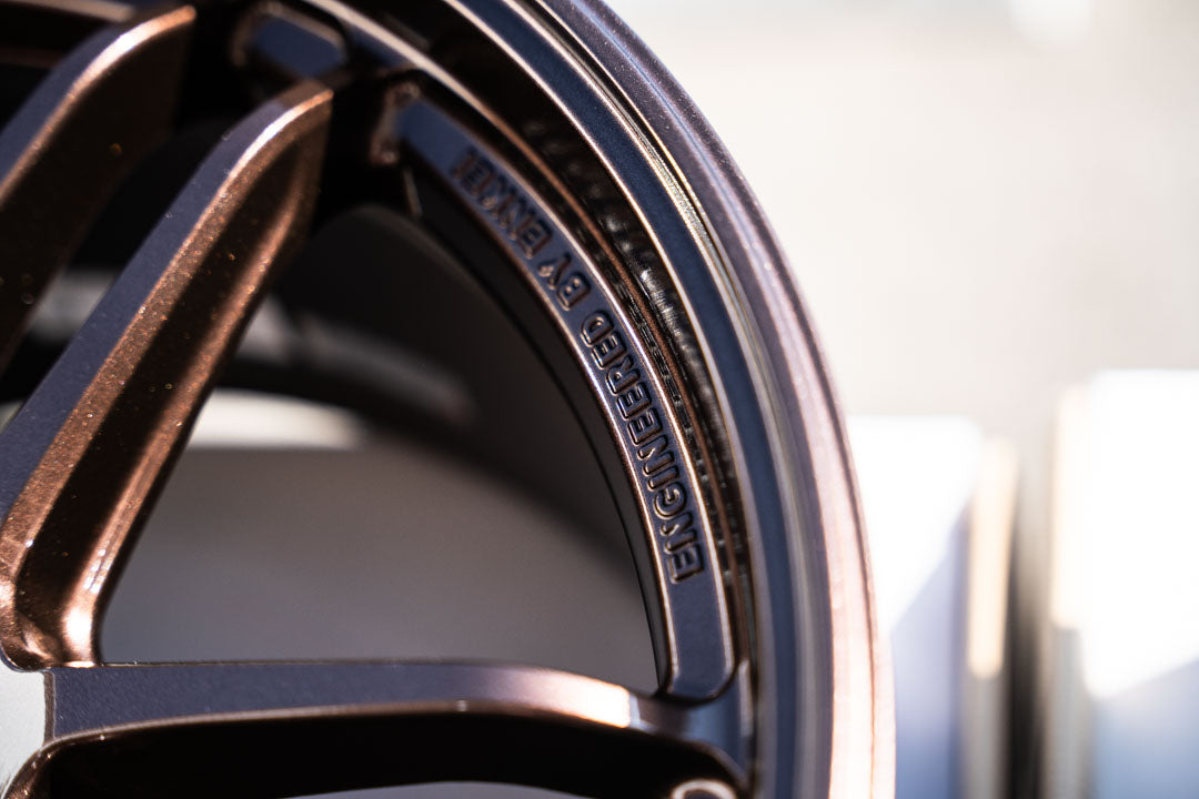 AME Tracer TM02 / 18x9.5 +37 / 5x120 / Deep Bronze