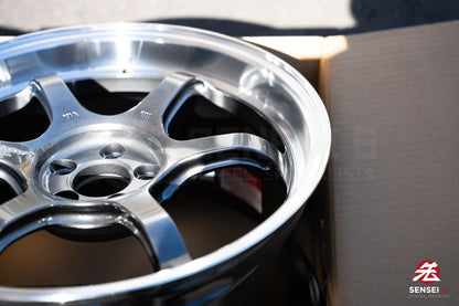 アドバン R6 / 18x9.5 +45 / 5x100 / マシニング＆レーシング プラチナブラック（MPB）