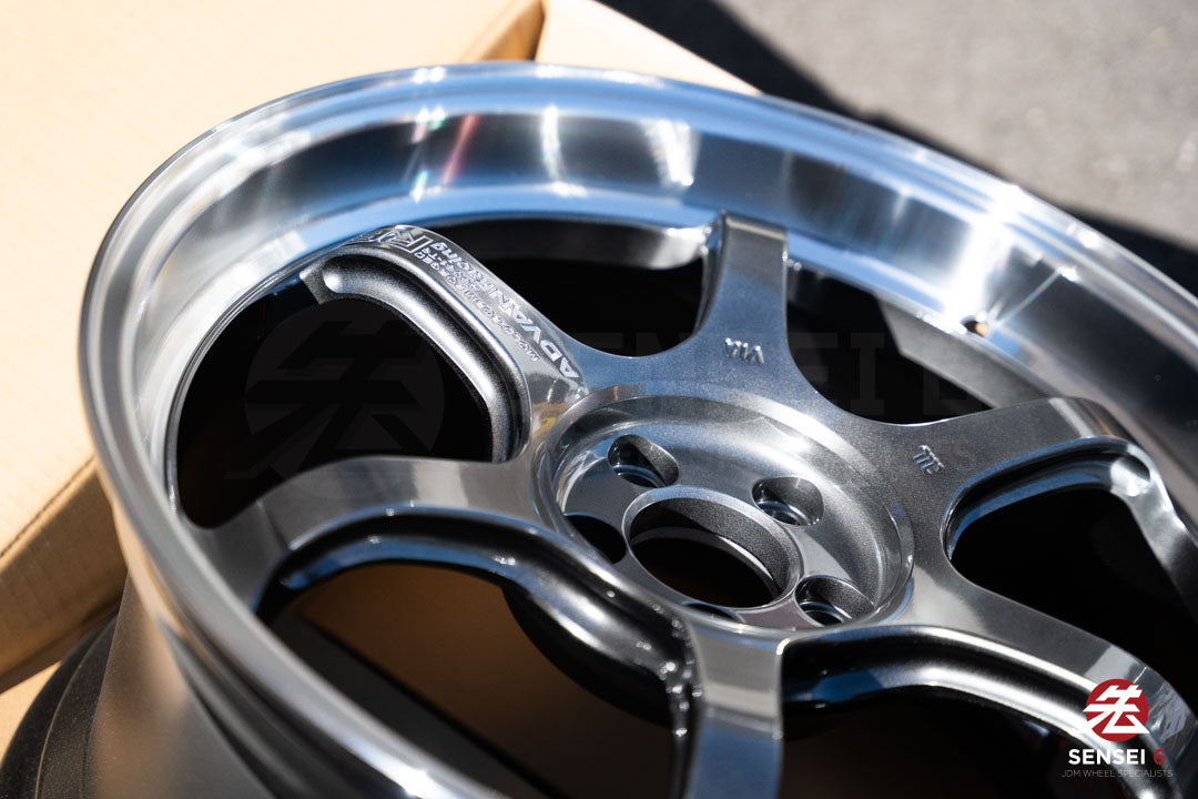 アドバン R6 / 18x9.5 +45 / 5x100 / マシニング＆レーシング プラチナブラック（MPB）