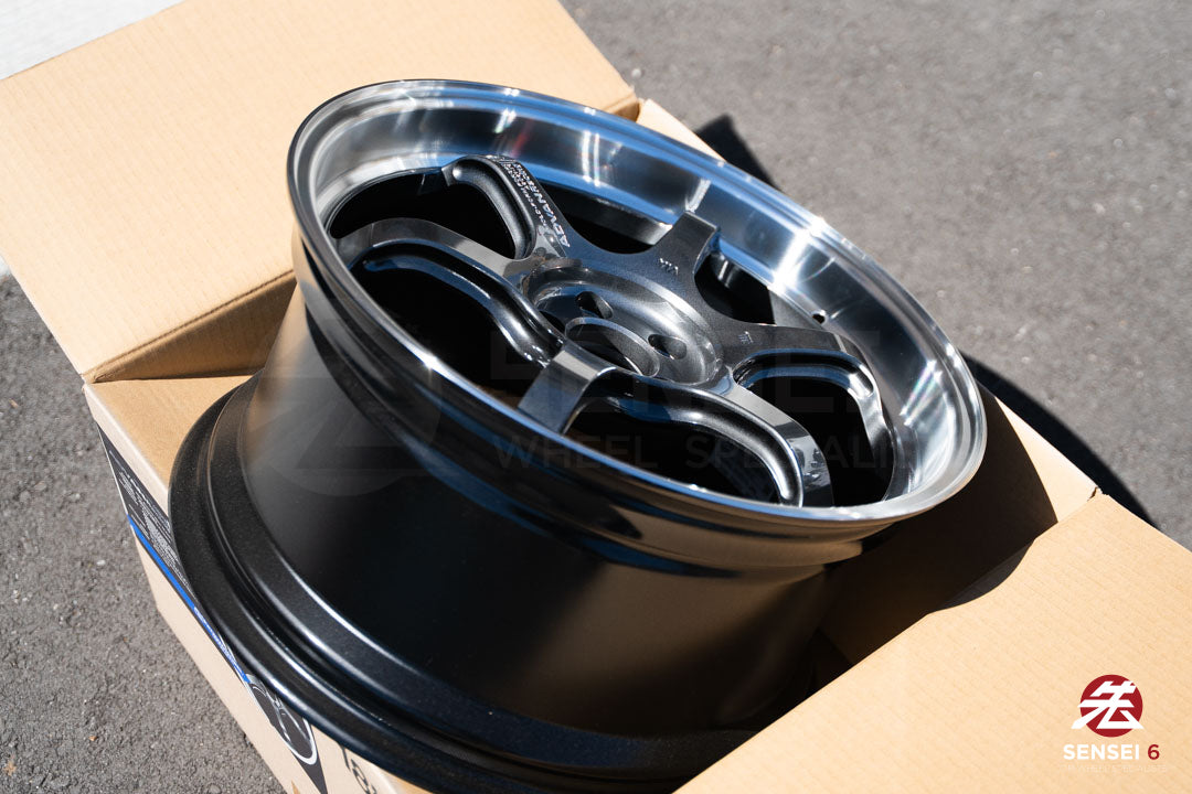アドバン R6 / 18x9.5 +45 / 5x100 / マシニング＆レーシング プラチナブラック（MPB）