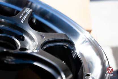 アドバン R6 / 18x9.5 +45 / 5x100 / マシニング＆レーシング プラチナブラック（MPB）